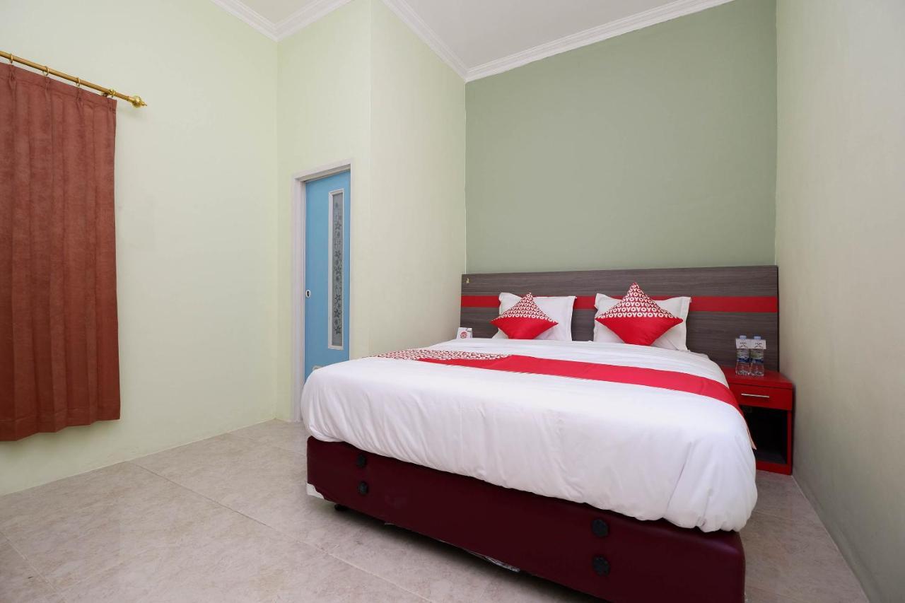 Super Oyo 1620 Sion Family Residence Grobogan Екстер'єр фото