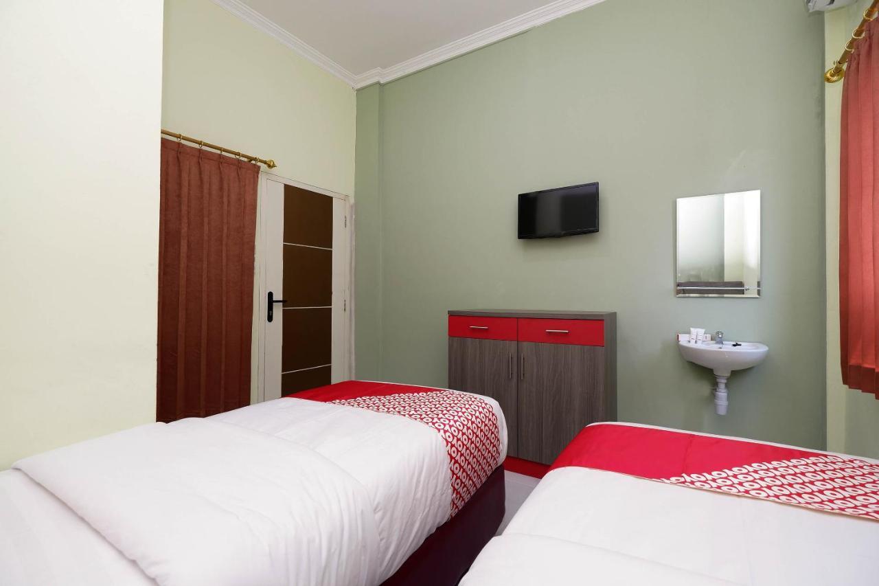 Super Oyo 1620 Sion Family Residence Grobogan Екстер'єр фото