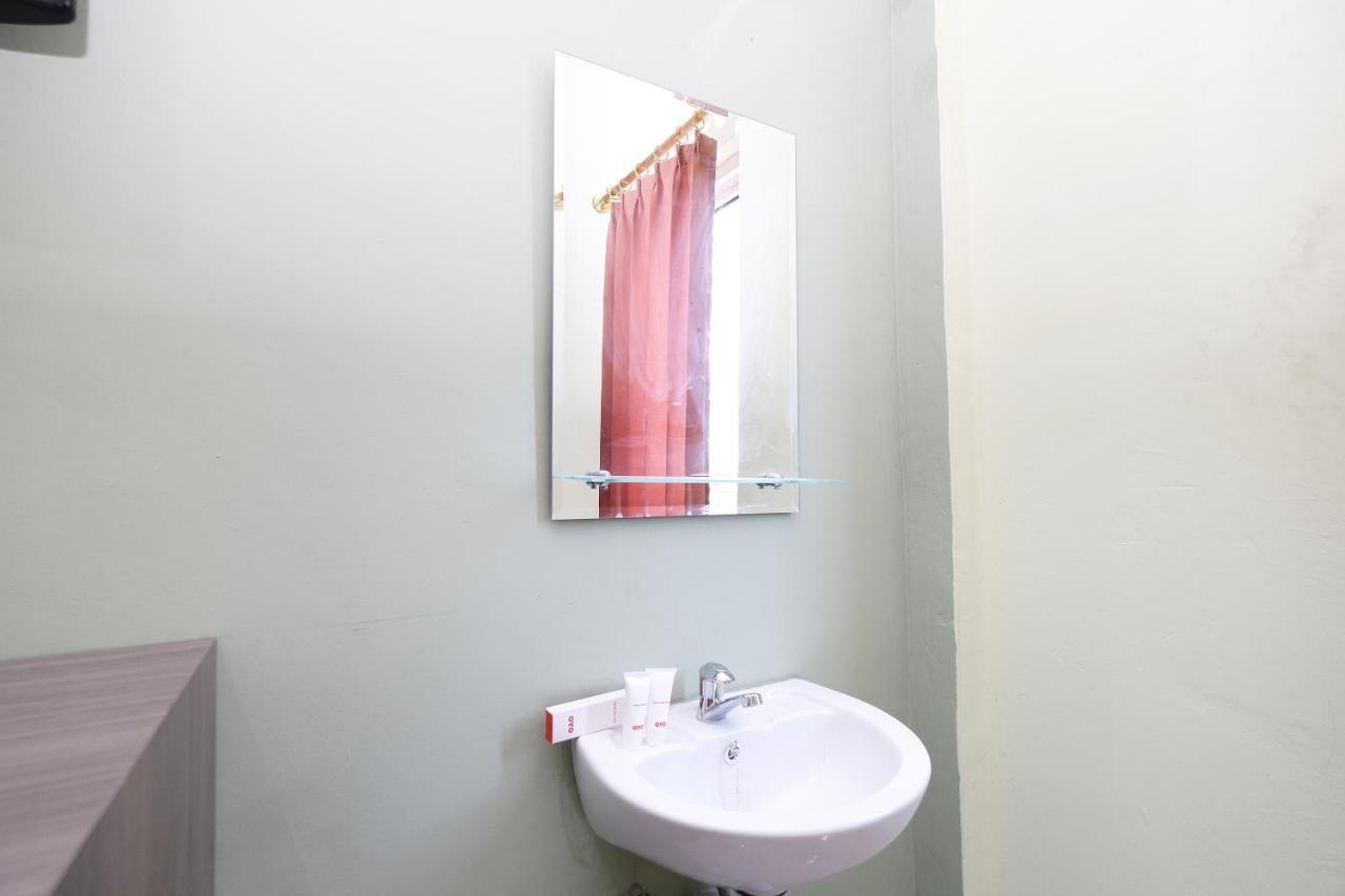Super Oyo 1620 Sion Family Residence Grobogan Екстер'єр фото