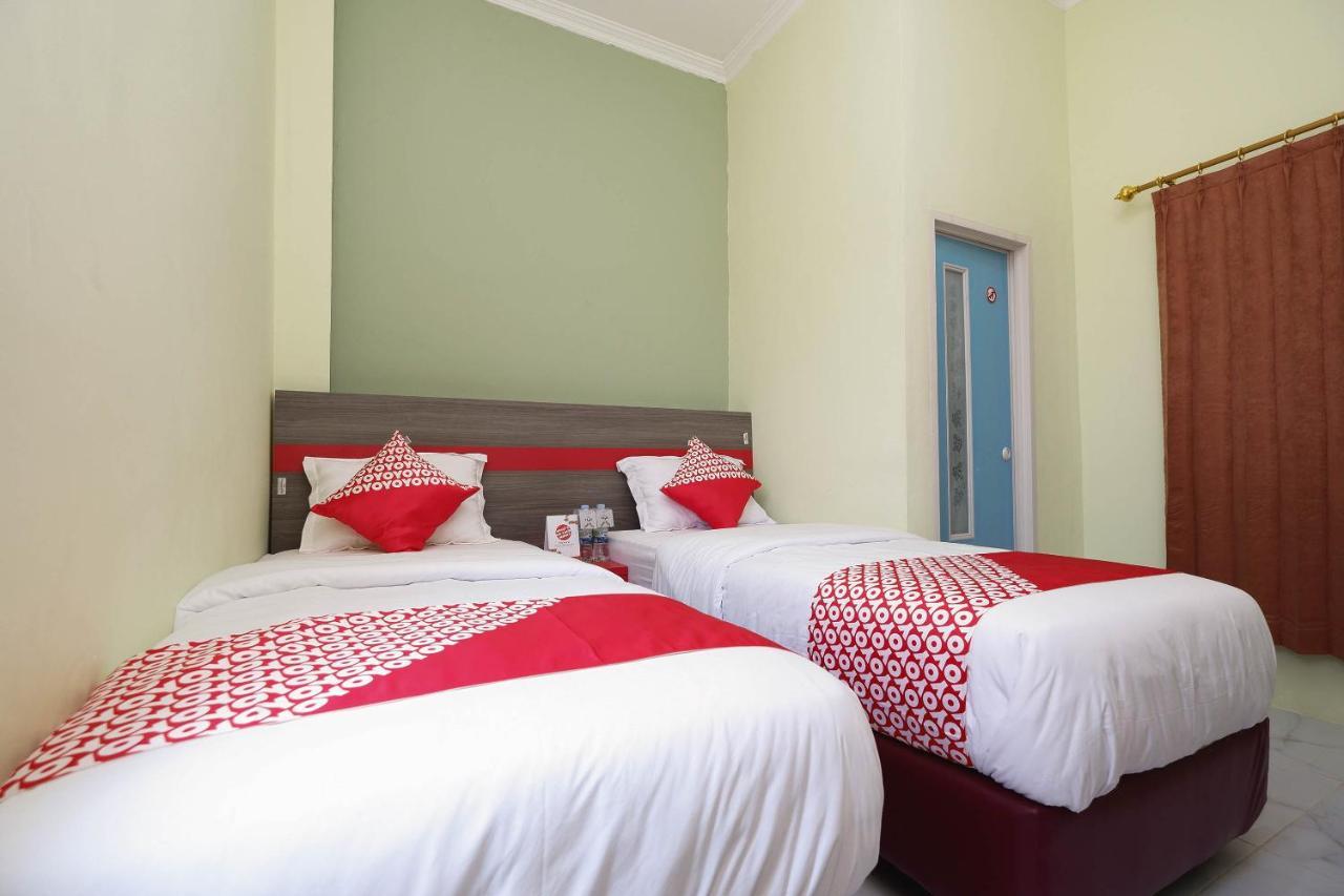 Super Oyo 1620 Sion Family Residence Grobogan Екстер'єр фото